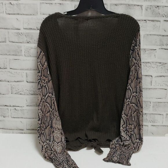 Inspired hearts top  - Picture 3 of 3